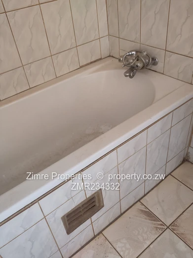 Six bedroom house to let